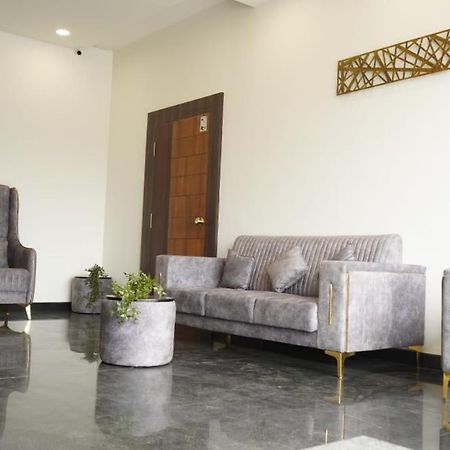 Quince Elite Hotel Mysore Ngoại thất bức ảnh