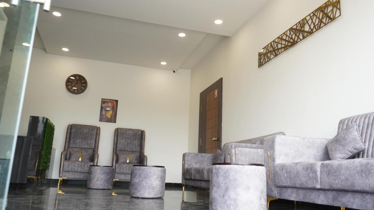 Quince Elite Hotel Mysore Ngoại thất bức ảnh